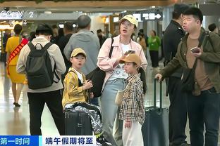 孙哥的号召力？韩媒报道韩国抵达深圳场面：机场沸腾了！